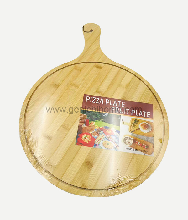 Quali sono le considerazioni riguardanti lo spessore e il peso quando si tratta del design e della funzionalità di un vassoio per pizza di legno?
